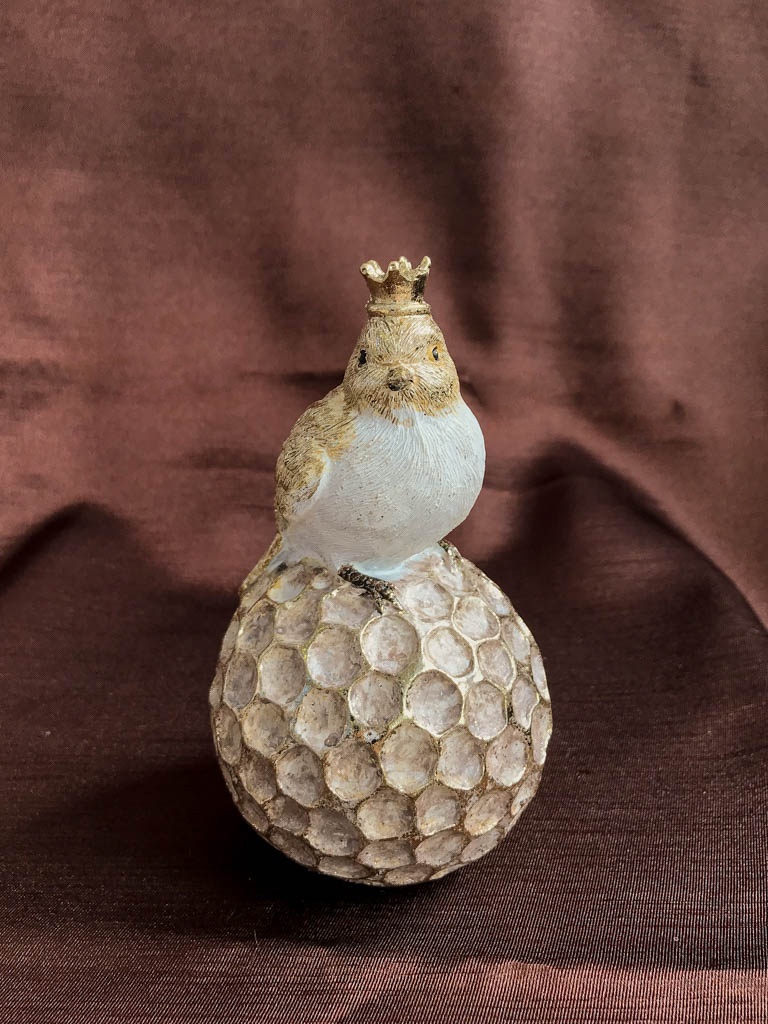 ART2014039b BIRD ON BALL