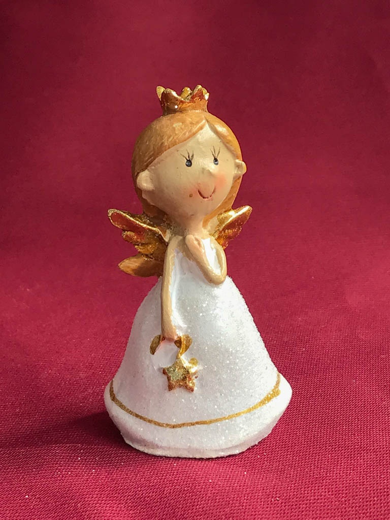 ART2014045a ANGEL WITH A SHINY DRESS AND A STAR
