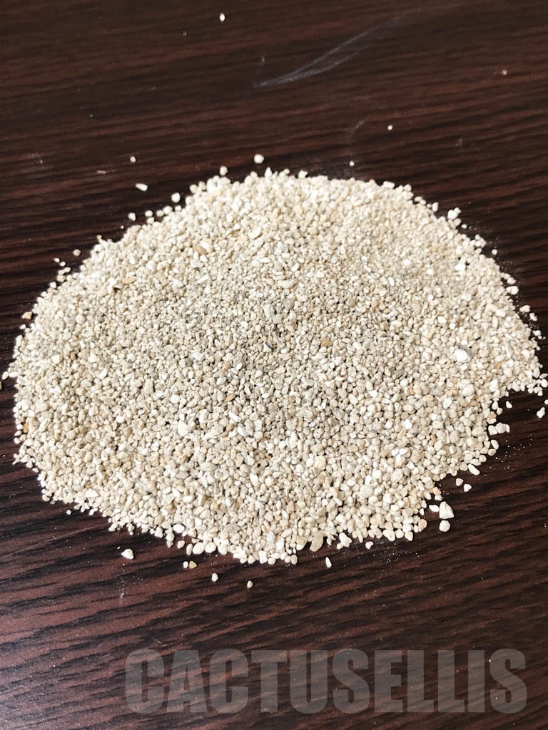 SF013 Small volcanic pumice 0,5-2,5 mm; 5 kg, dust free