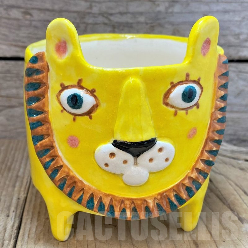 PT129 Керамична кашпа, лъв, ръчна изработка